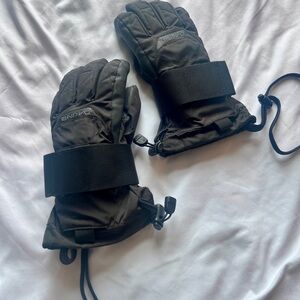 Dakine Kid’s Black Insulated Snowboard Gloves with Wristguard